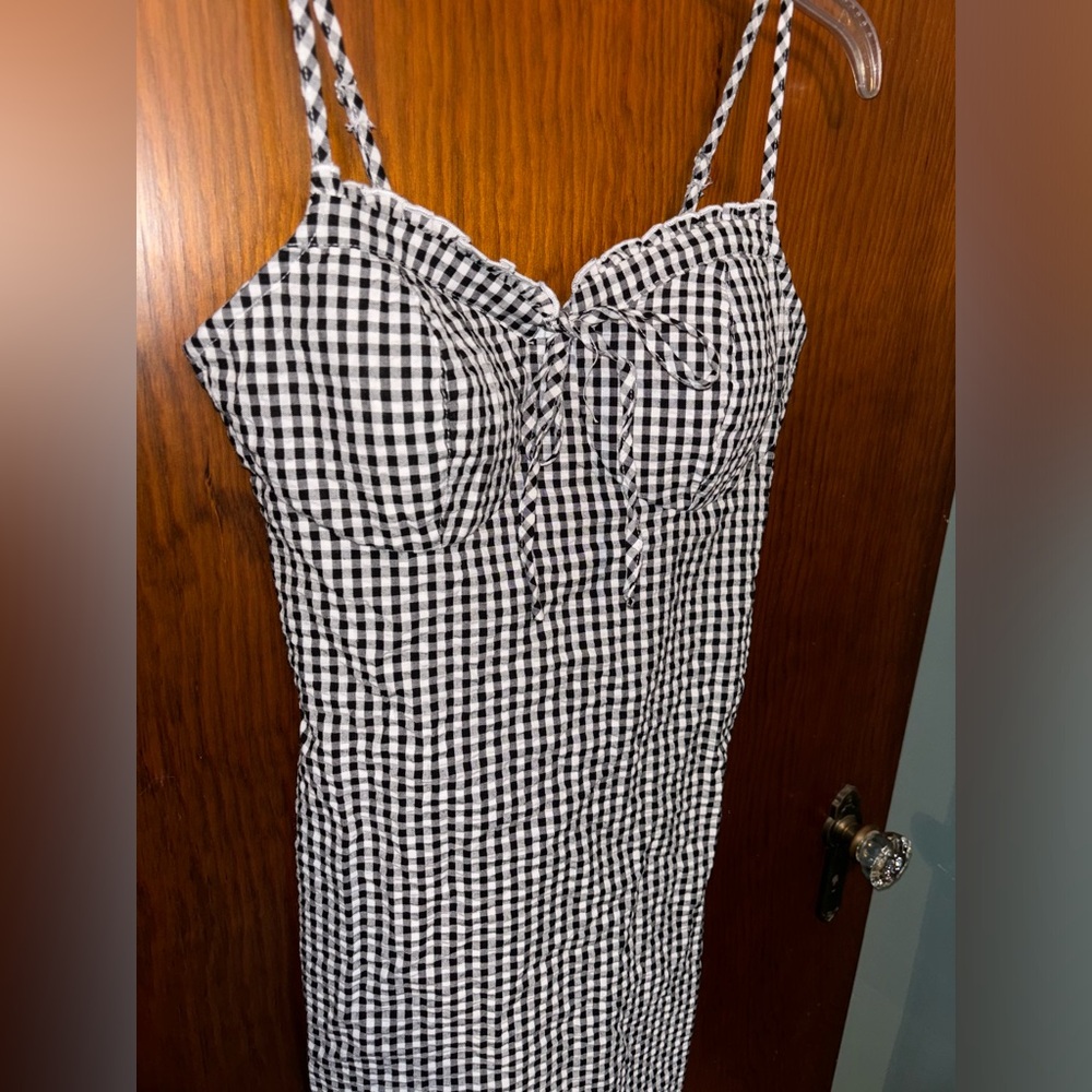 ✨ NWT checkered mini dress with bow ✨